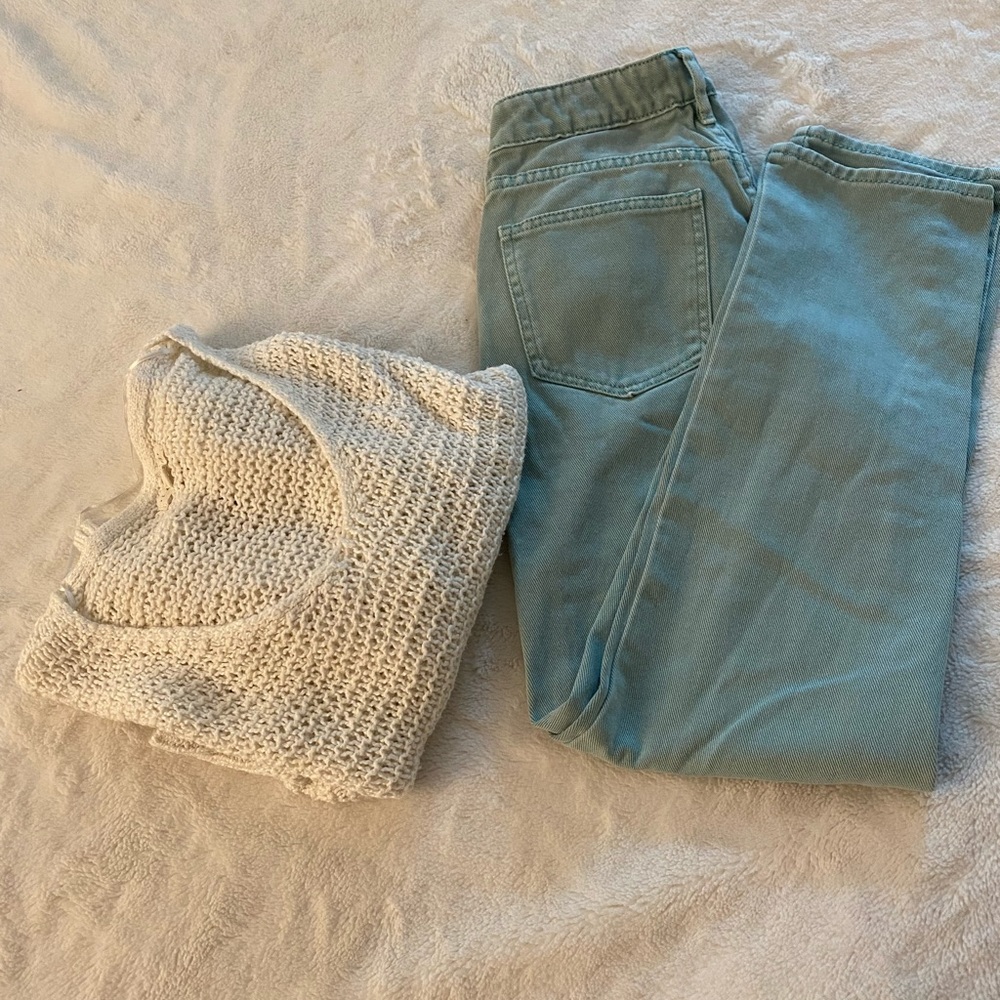 PacSun women’s Jeans. Size 24, Mom Jean. 🎁 FREE top